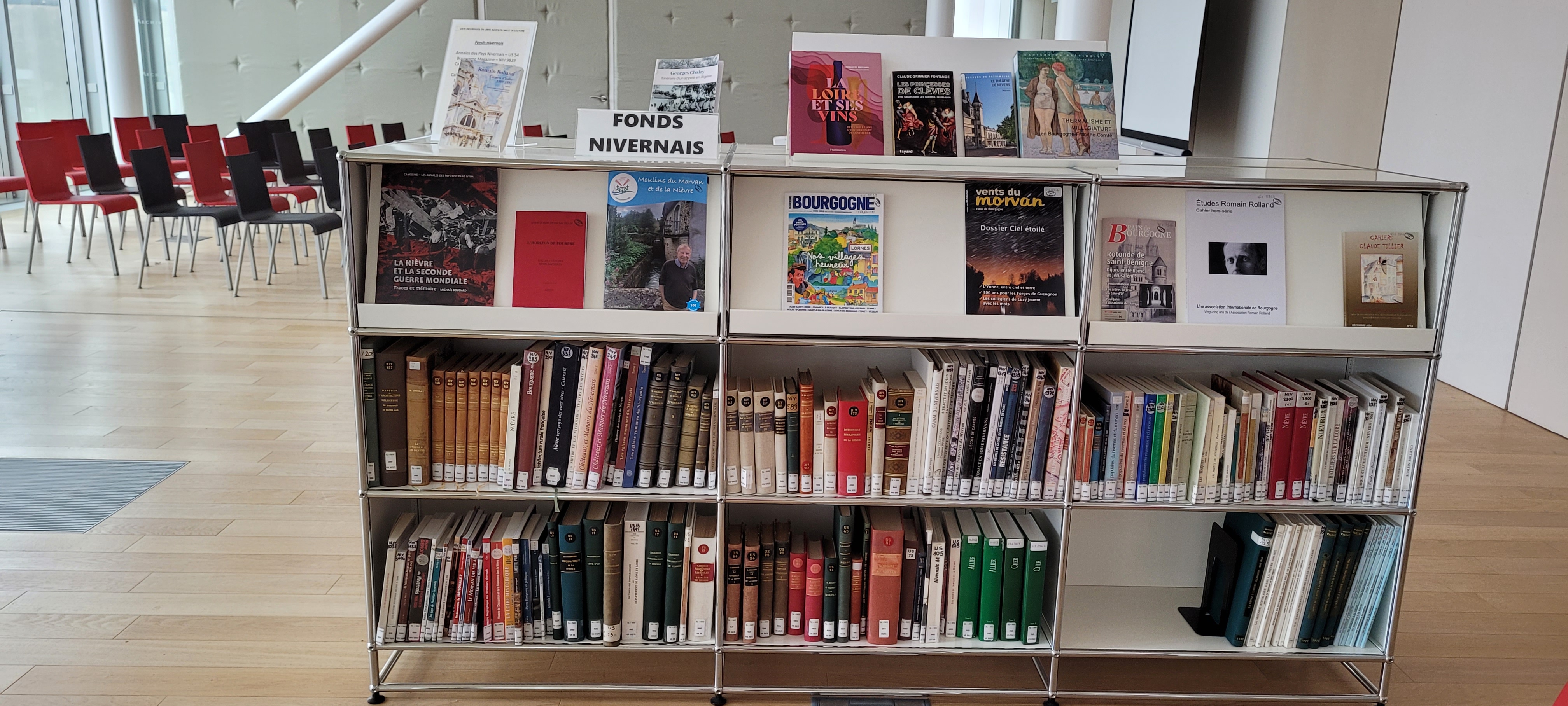 Les ouvrages en libre service en salle de lecture